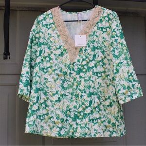 NWT NoraCora Medium Top
